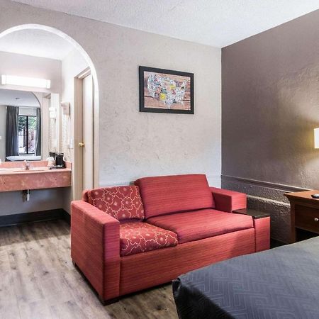 Econo Lodge Gainesville Exteriér fotografie