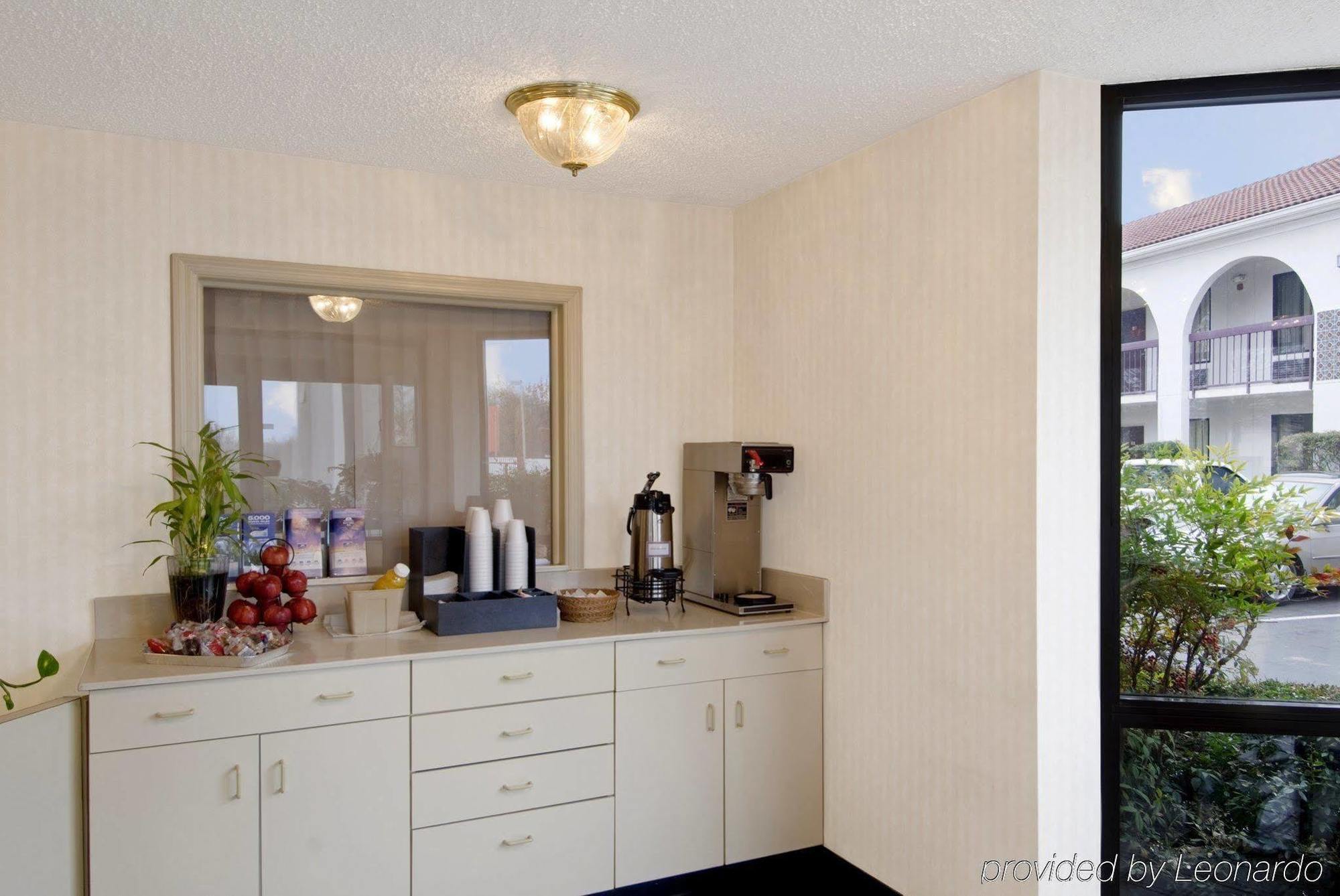 Econo Lodge Gainesville Restaurace fotografie