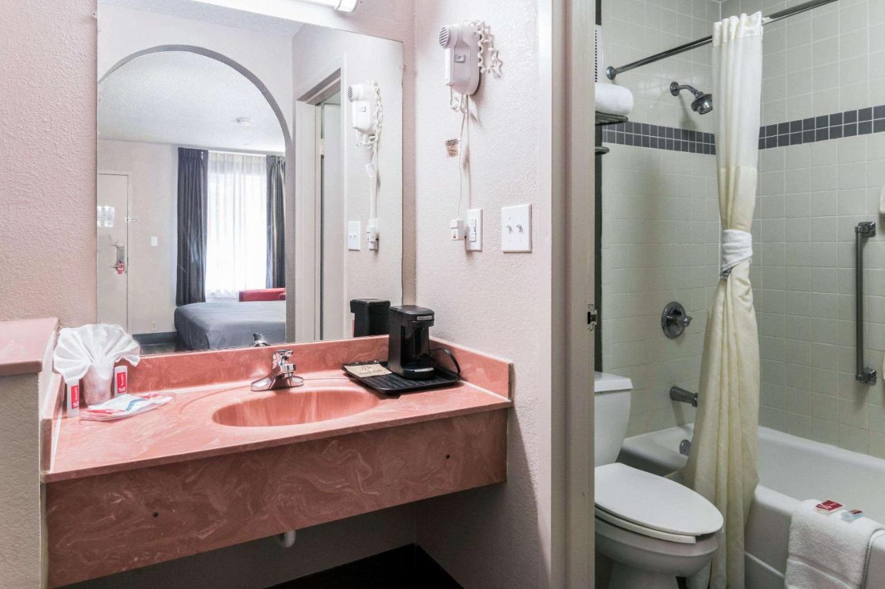 Econo Lodge Gainesville Exteriér fotografie