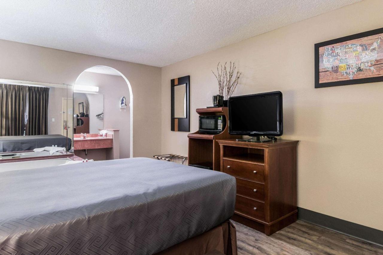 Econo Lodge Gainesville Exteriér fotografie
