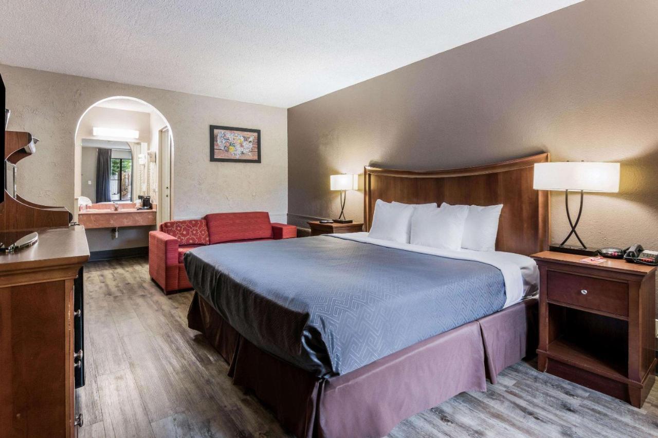 Econo Lodge Gainesville Exteriér fotografie